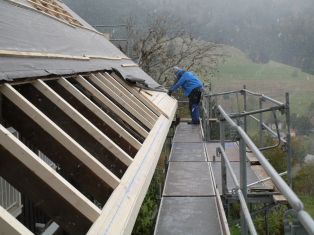 Herr Malzacher fängt bei Schneetreiben an